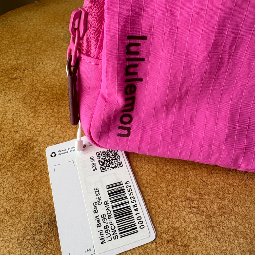 Lululemon Mini Belt Bag - Picture 4 of 8